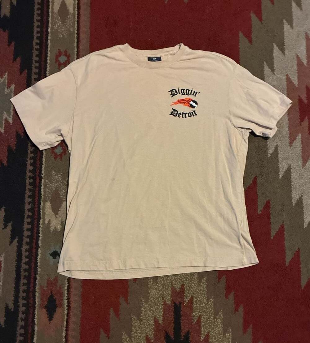 H&M Diggin Detroit Graphic T-Shirt Size L Tan Relaxed Fit